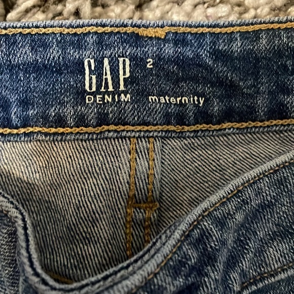 Maternity Shorts size 2 Gap and Old Navy - Picture 3 of 7